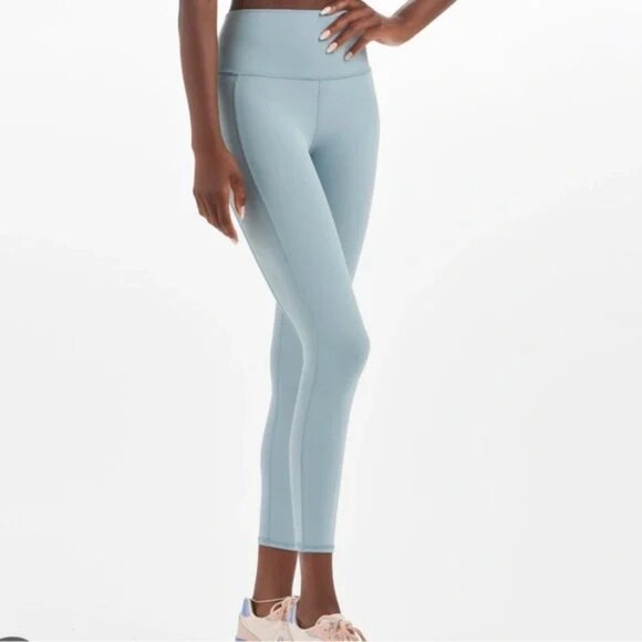 Vuori Studio Pocket Legging in Light Blue Size Small - Picture 2 of 8